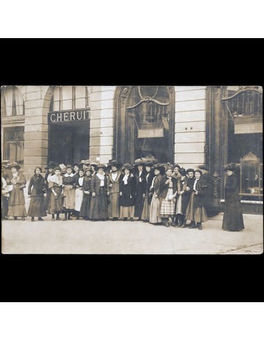 Chéruit - Employées de la maison Chéruit ou Hellstern & sons, place Vendôme à Paris (circa 1907-1910) en ligne